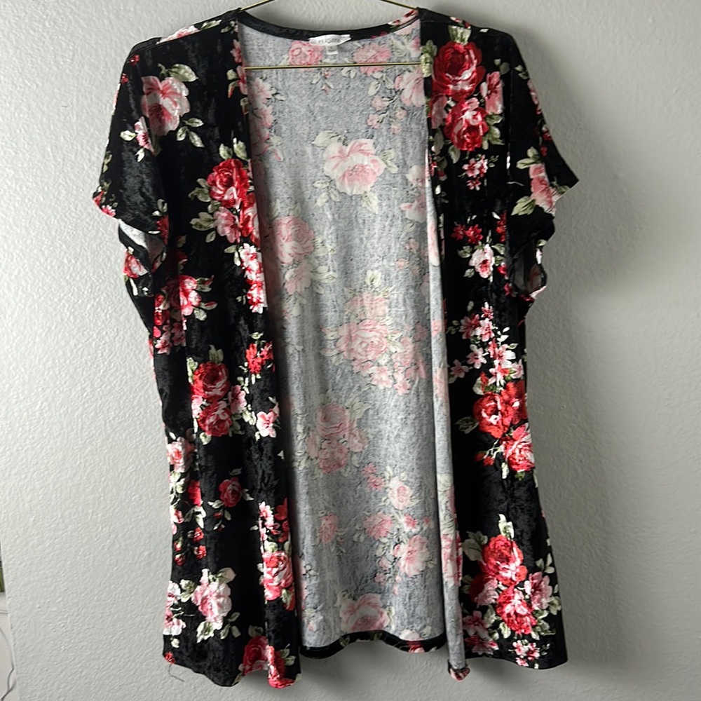 Persaya Black Floral Velvet Cardigan